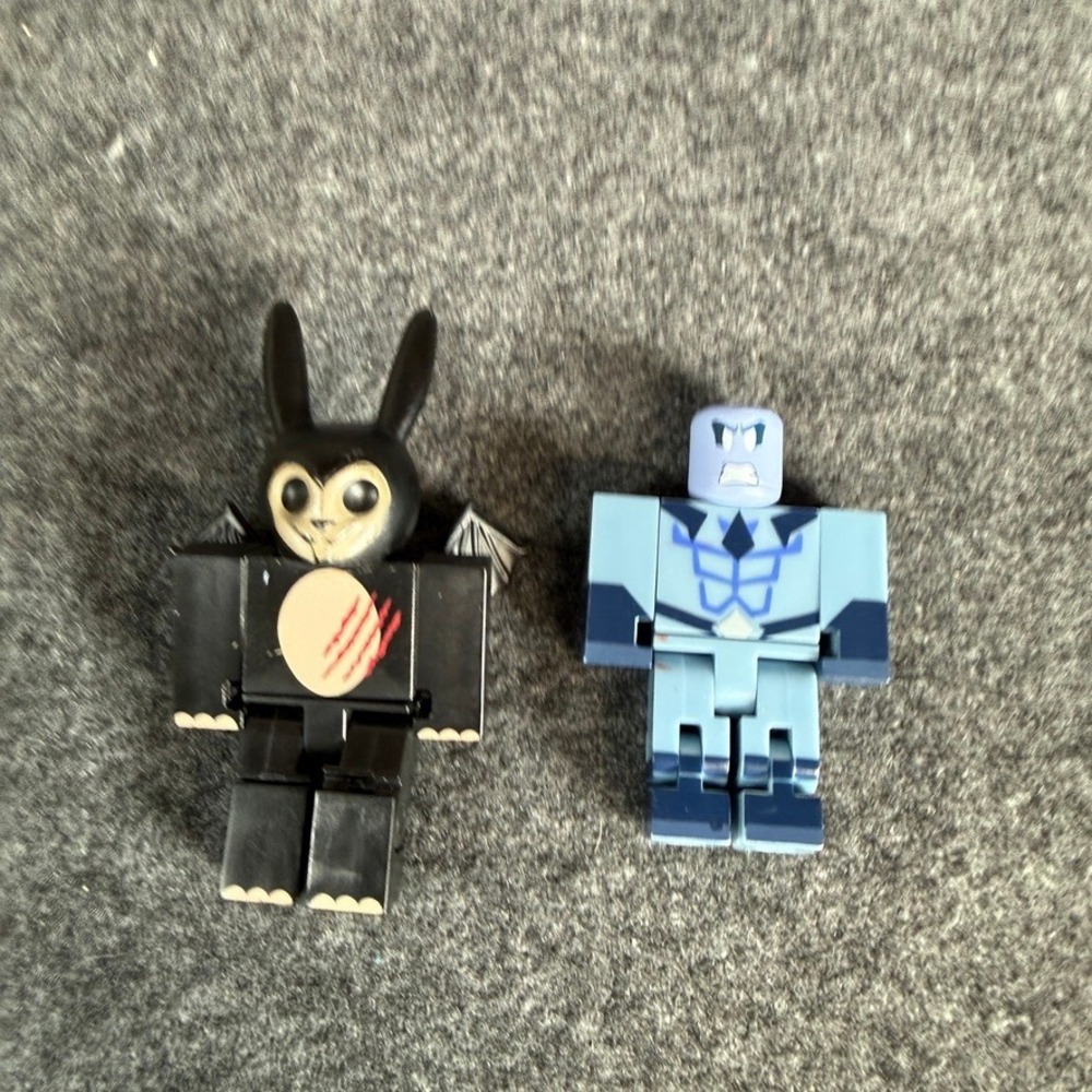 Roblox Jazwares Action Figure Lot Bat Rabbit Bunny and Blue Warrior Figures 2018
